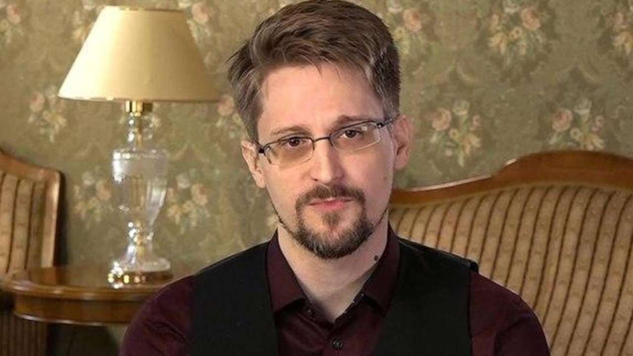 Эдвард Сноуден – новый гражданин России