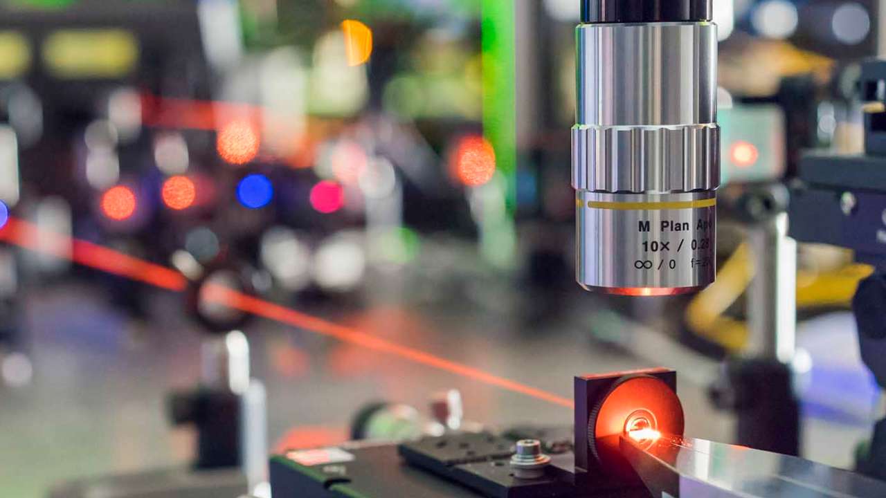 Российские ученые разработали фотонные элементы на чипе