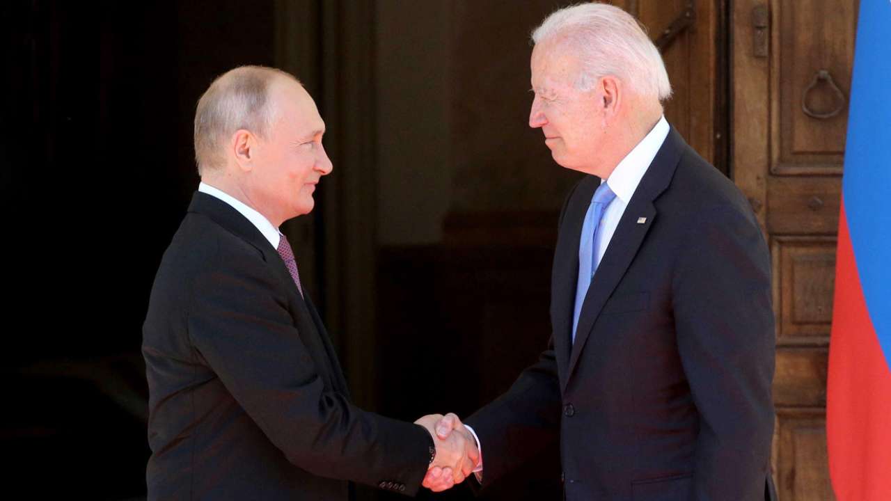 Песков: условия для переговоров Путина и Байдена очевидны