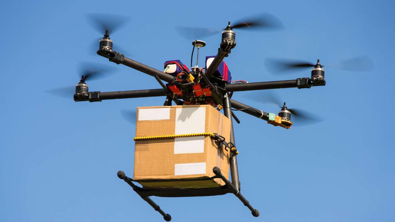 В России презентовали систему для организации доставки грузов дронами в городах