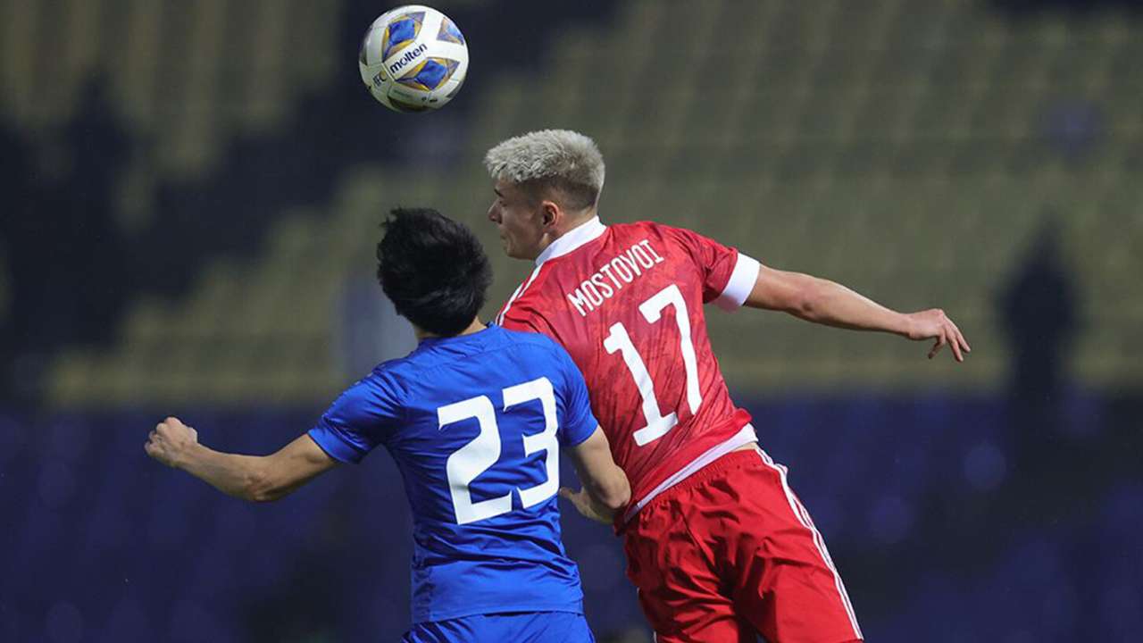 Футбольная сборная России сыграла с Узбекистаном вничью, не забив ни одного мяча