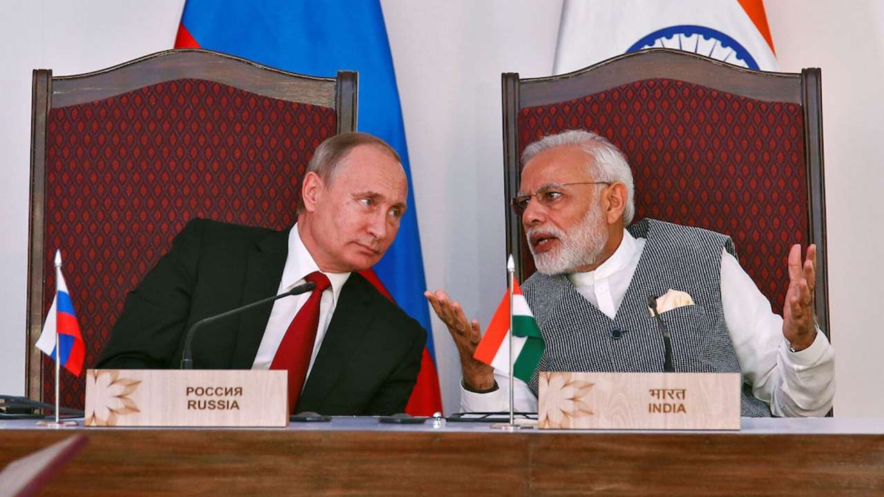 Россия и Индия до конца года начнут расчеты в рупиях