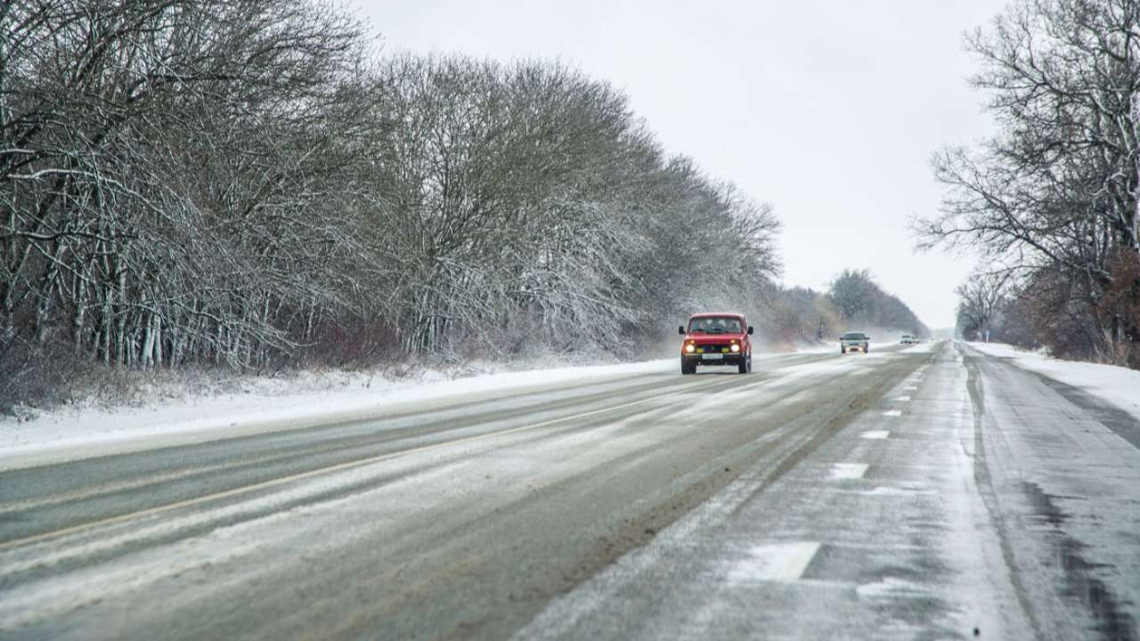 В России предложили строить дороги с подогревом, чтобы снизить риск аварий зимой