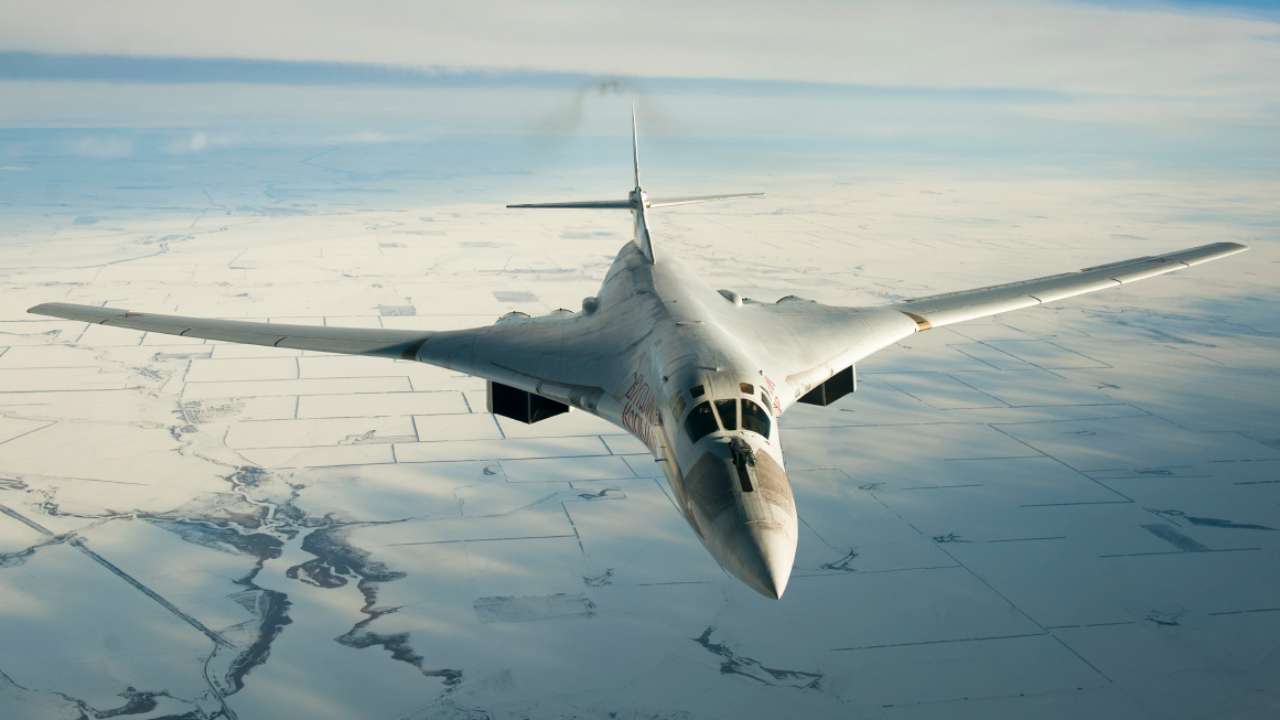 Еще один модернизированный российский бомбардировщик-ракетоносец Ту-160М совершил первый полет