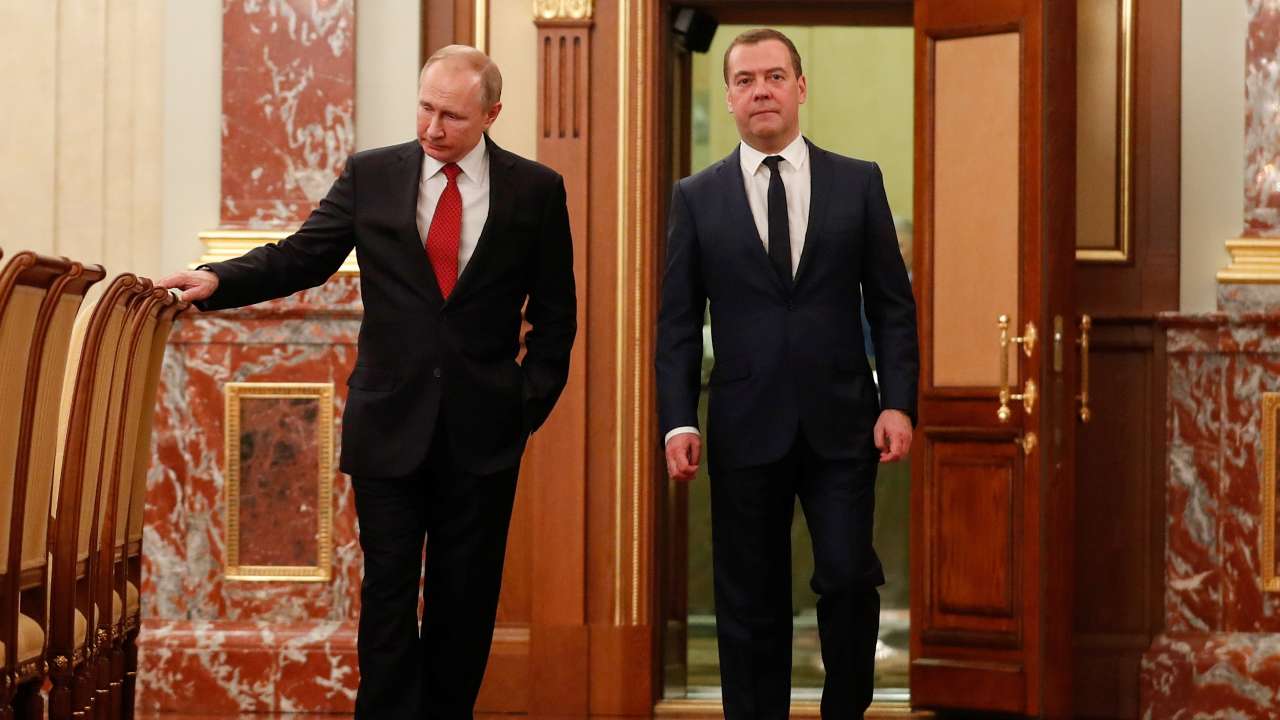 Путин учредил новую должность и назначил на нее Дмитрия Медведева