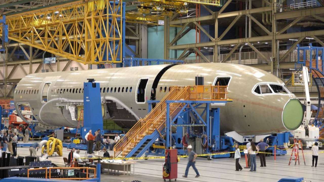 Авиационная промышленность России испытывает крупнейший дефицит инженеров и конструкторов