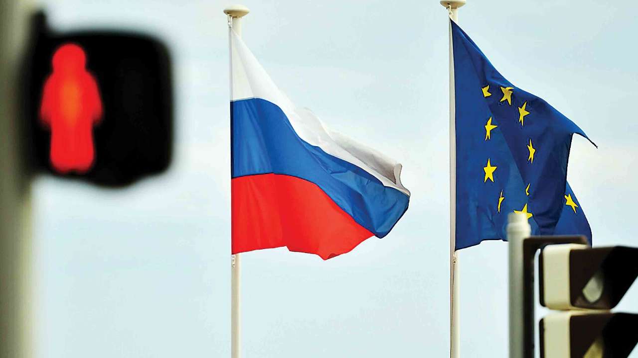 Евросоюз запретил импортировать из России битум, каучук и углерод