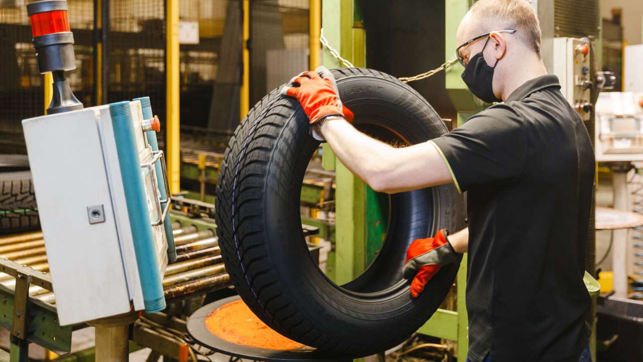 Правительство разрешило «Татнефти» приобрести российские активы финского производителя шин Nokian Tyres