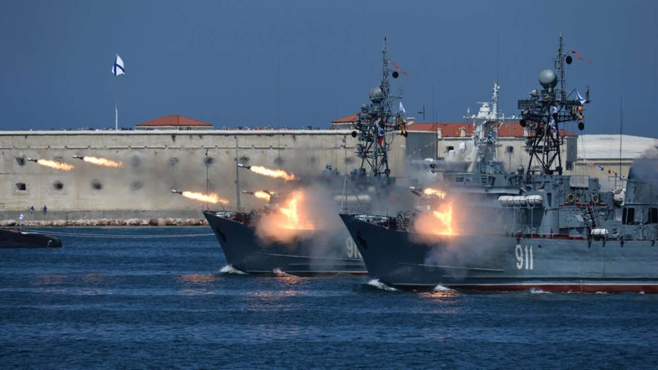 Черноморский флот отбил атаку морских беспилотников в Севастополе
