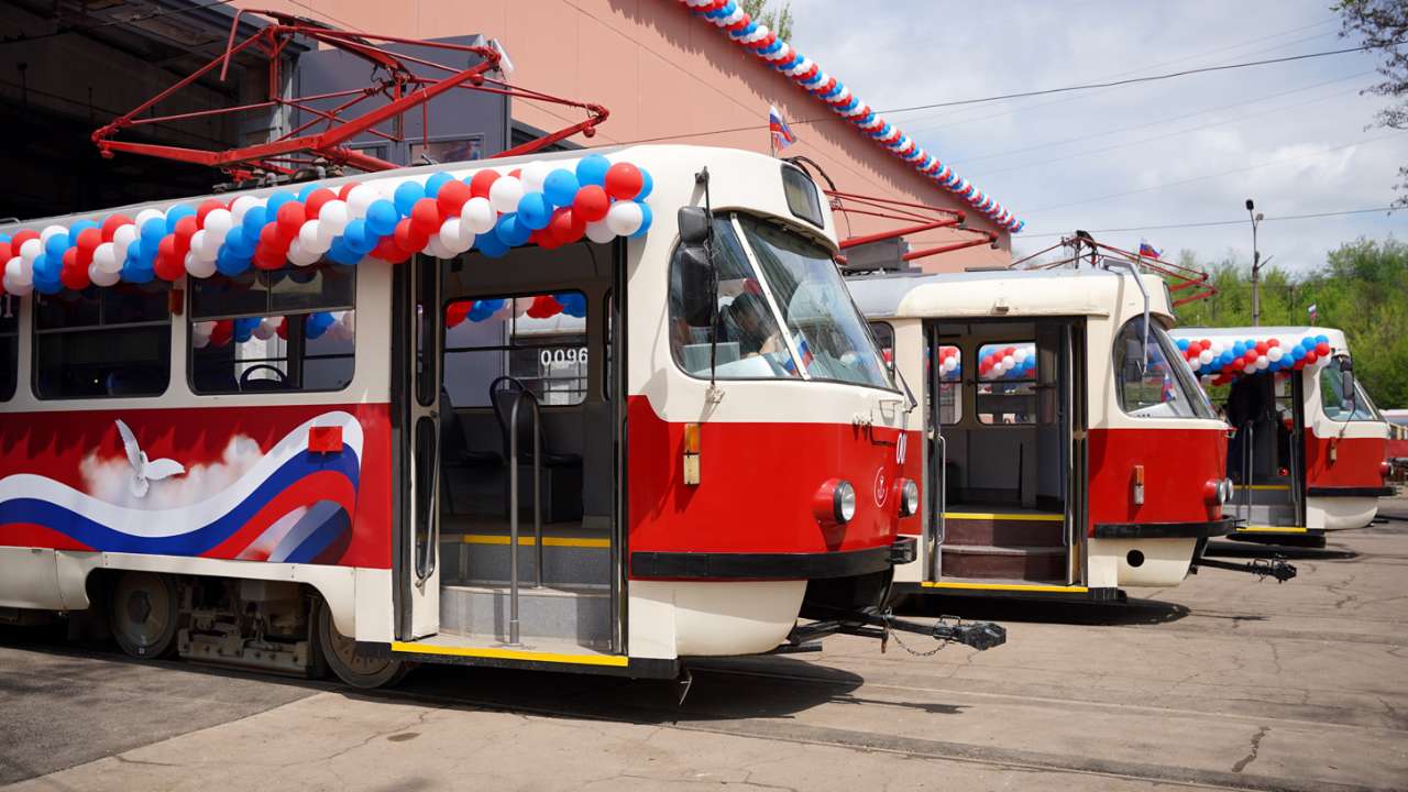 Путин запустил движение трамваев в Мариуполе