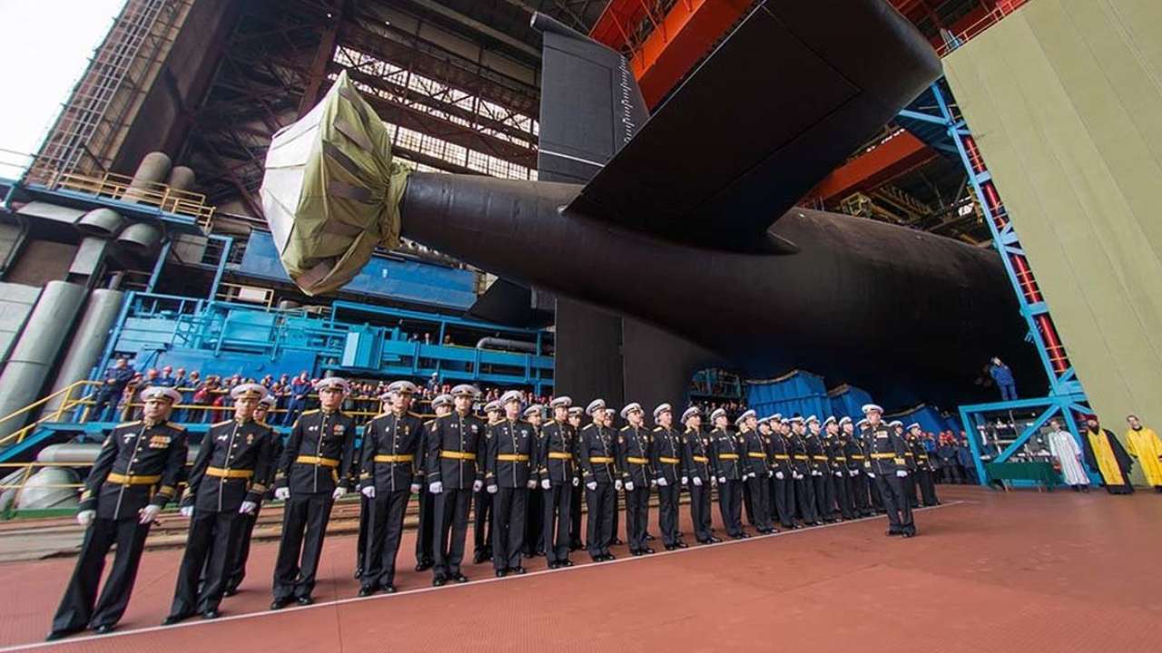Стали известны сроки передачи в ВМФ подлодки «Красноярск»