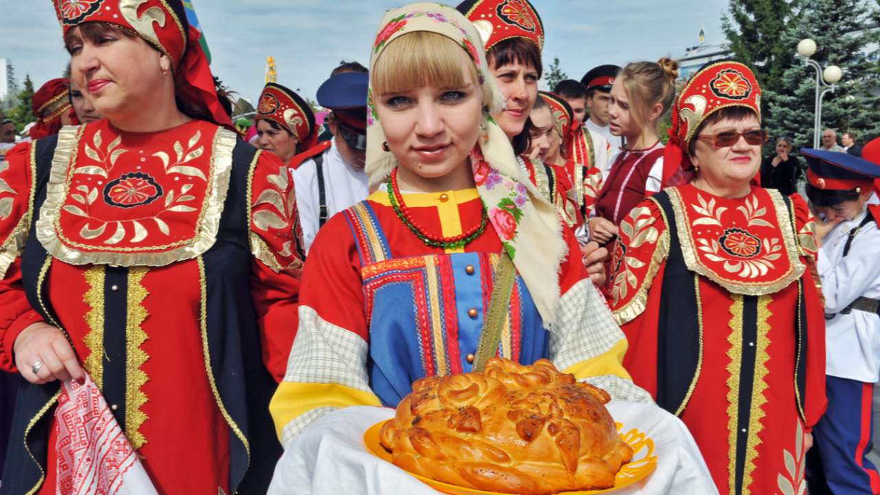В России создадут федеральный реестр сказок, танцев и традиций 