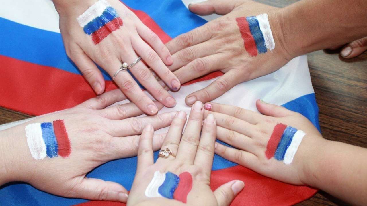 Траты на патриотическое воспитание в России выросли в три раза за год