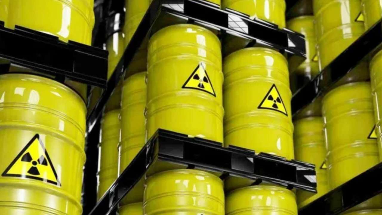 Россия впервые с 2019 года отправила партию урана в Индию