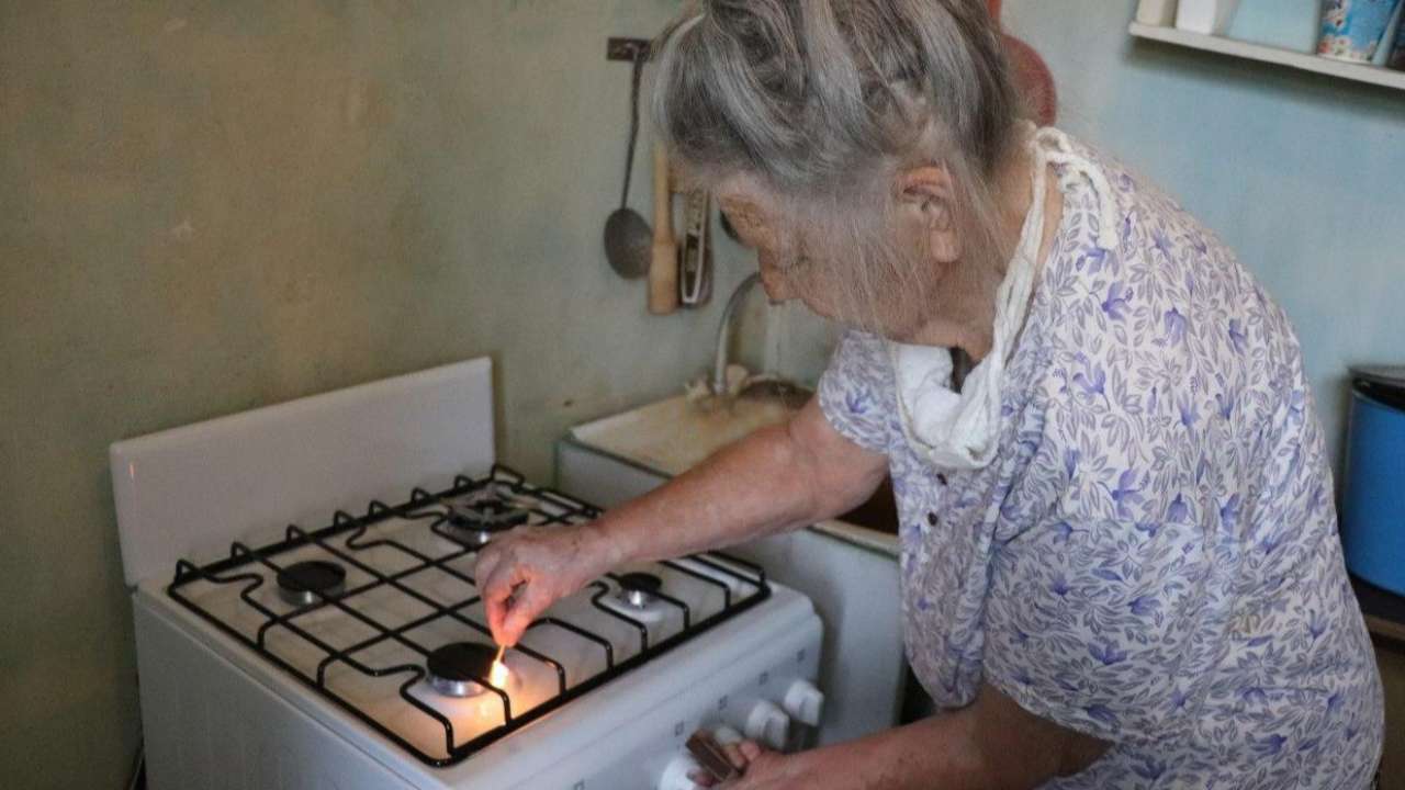 В Госдуме предложили выдавать россиянам старше 75 лет плиты с контролем выделения газа