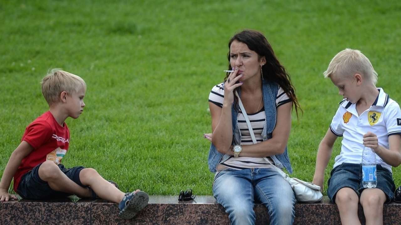 В Госдуме предложили ввести уголовное наказание за вовлечение детей в курение
