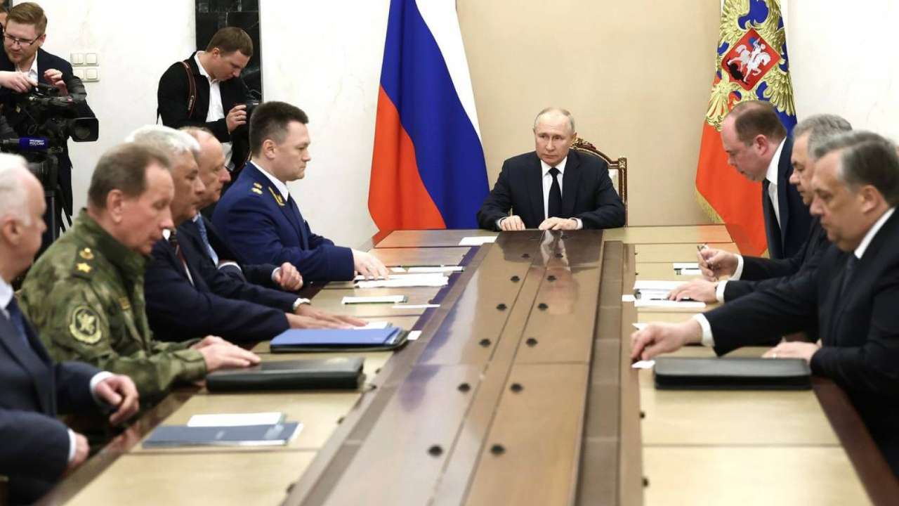 Кремль анонсировал обращение Путина в связи с беспорядками в Махачкале