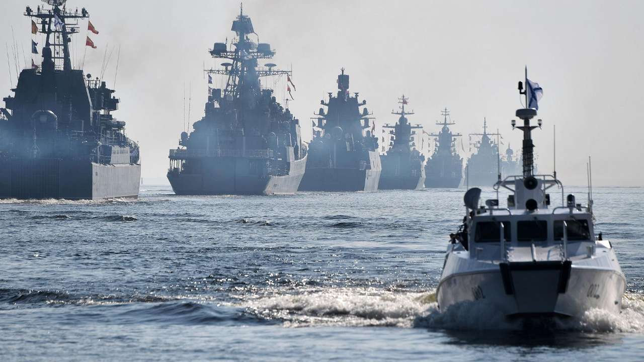 Российские военные корабли впервые за 50 лет зашли в порт Читтагонг в Бангладеш