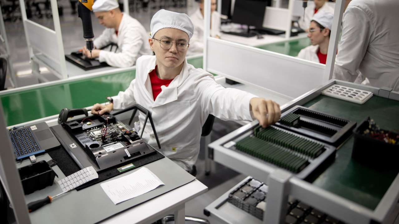 В Москве запустили серийное производство материнских плат на российских процессорах