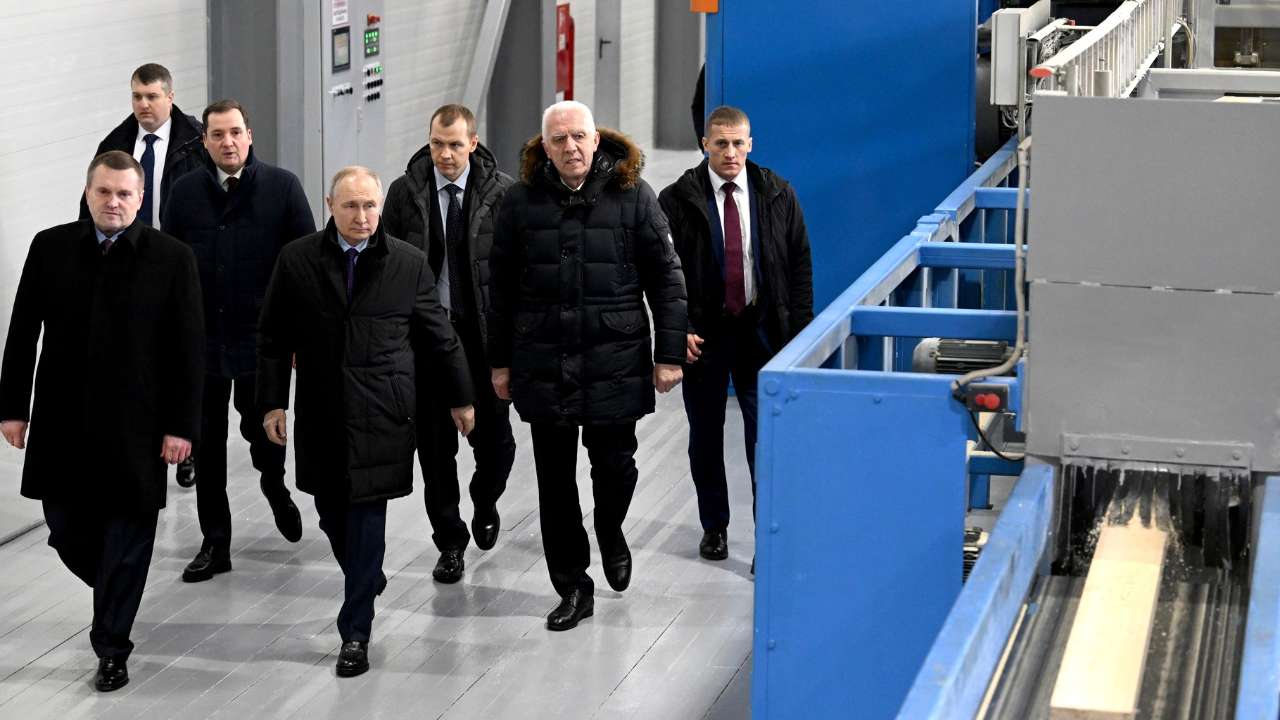Путин посетил с рабочим визитом Архангельскую область