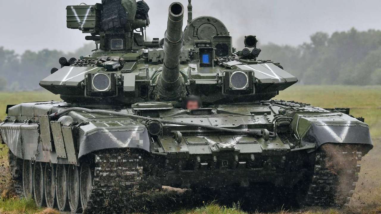 Минобороны получило партию танков Т-90М «Прорыв» и Т72Б3М с дополнительной защитой 