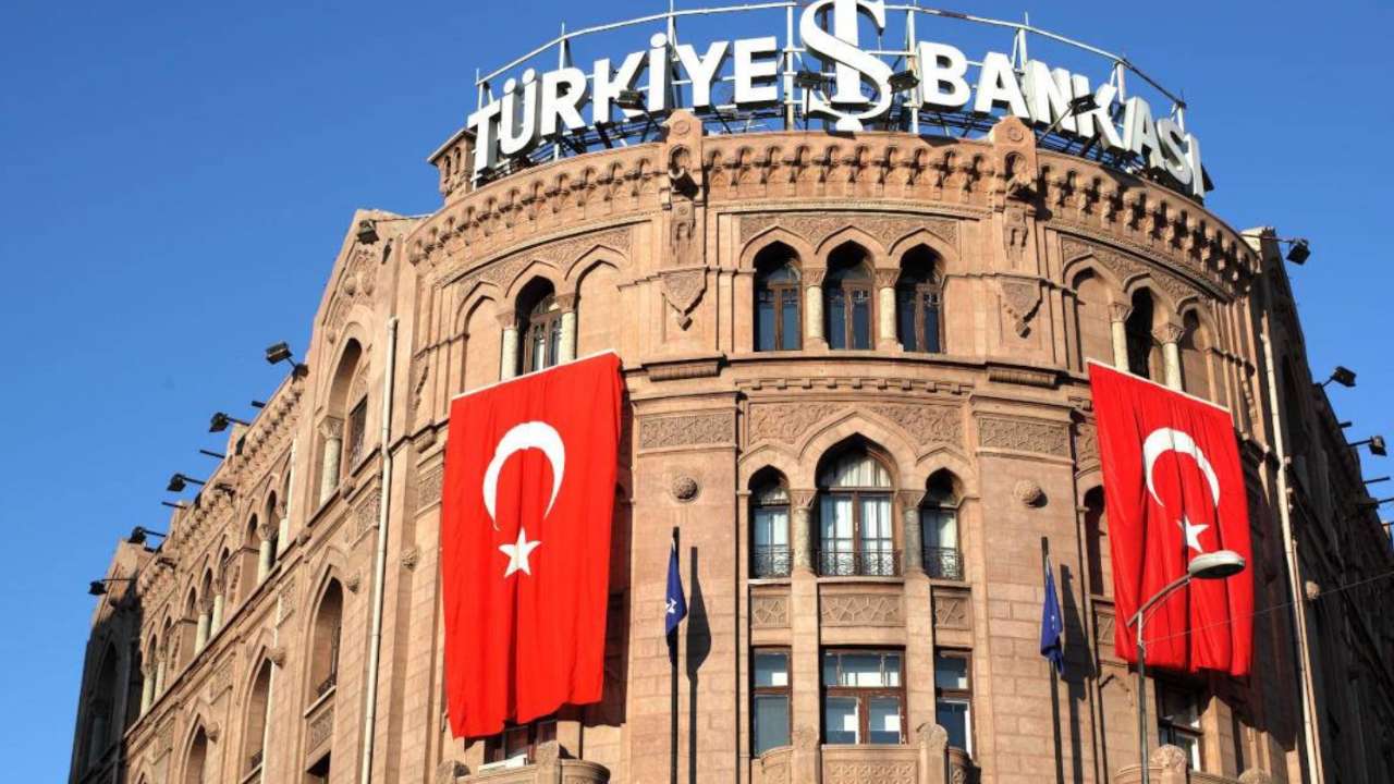 Банки Турции начали массово отказываться от работы с российскими банками