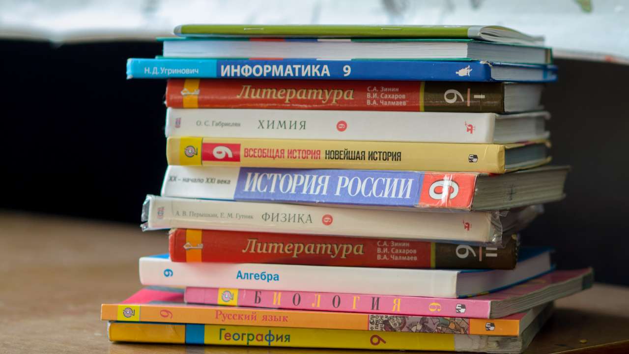В России могут вернуть академическую экспертизу школьных учебников