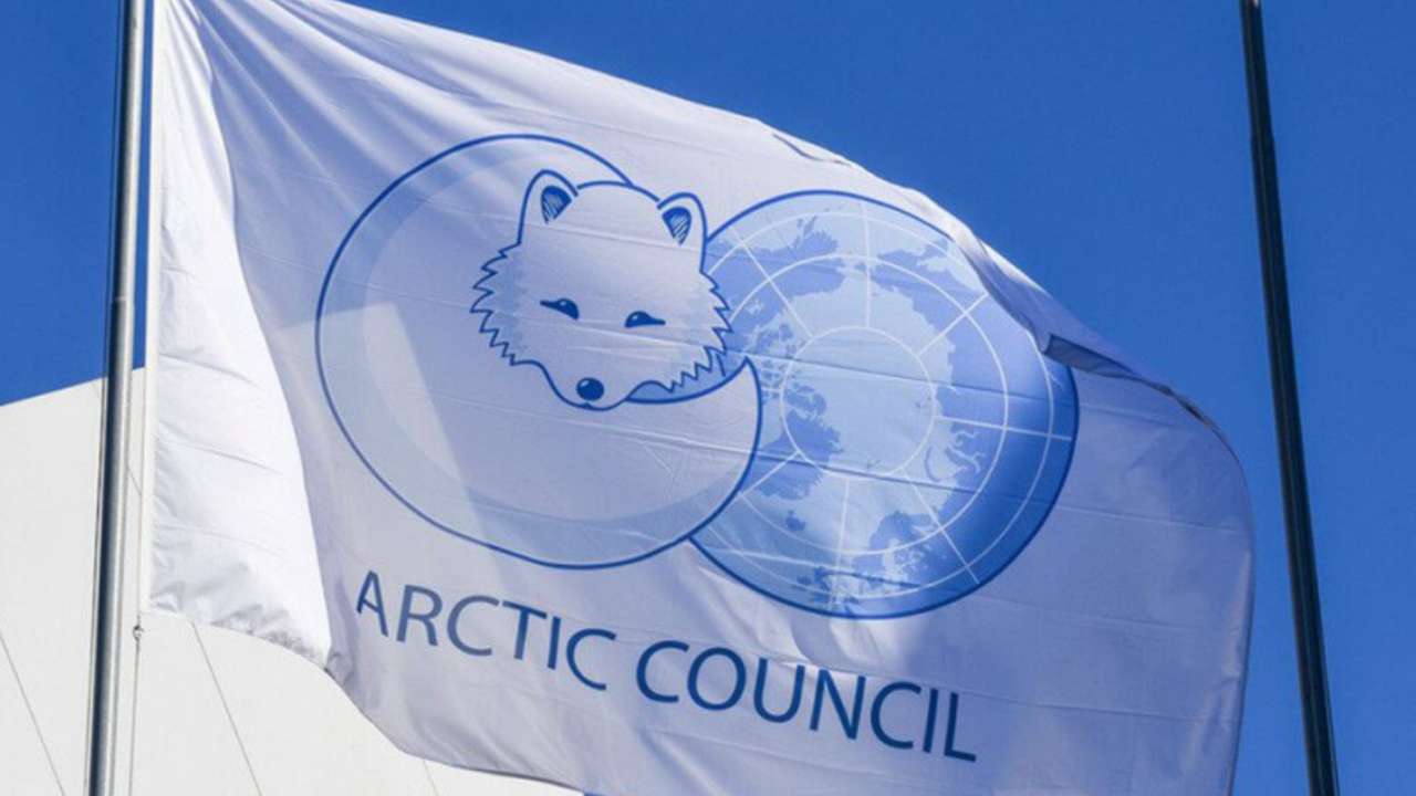 Россия может выйти из Арктического совета