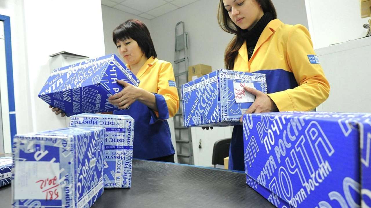 «Почта России» приостановила наземную доставку посылок в Европу на 2 месяца