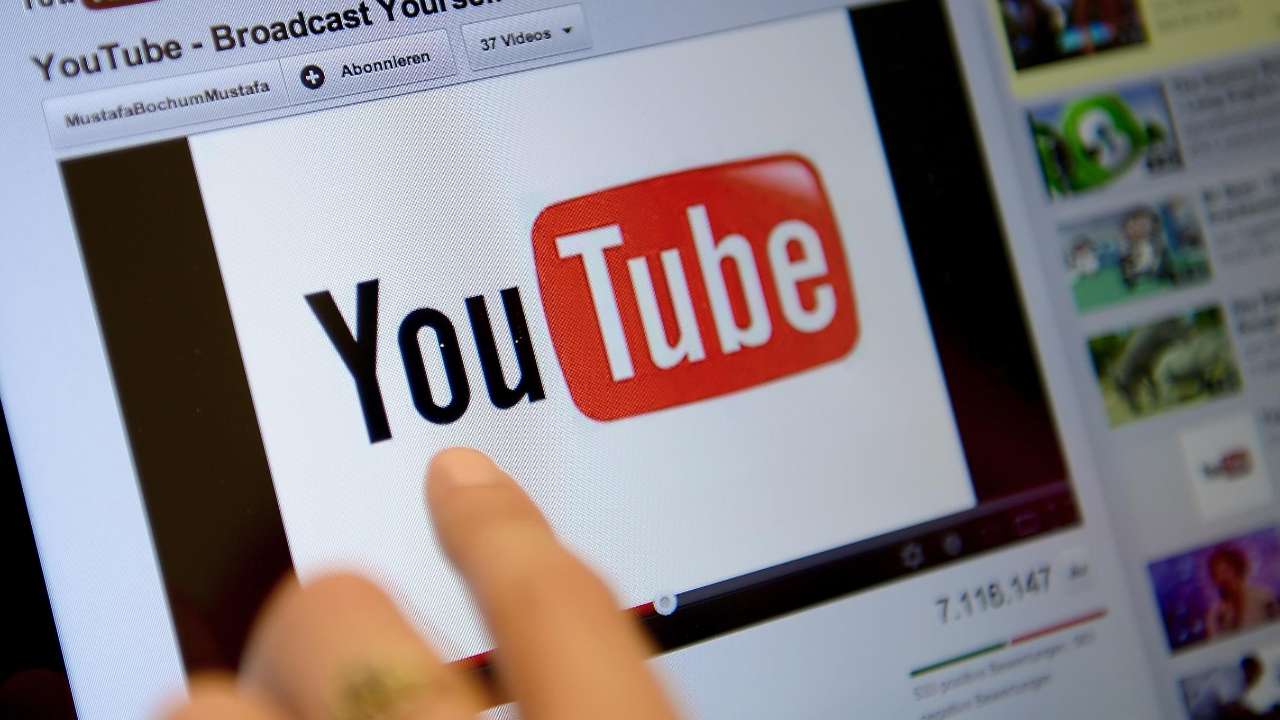 Роскомнадзор пригрозил YouTube миллионными штрафами за блокировку российских телеканалов