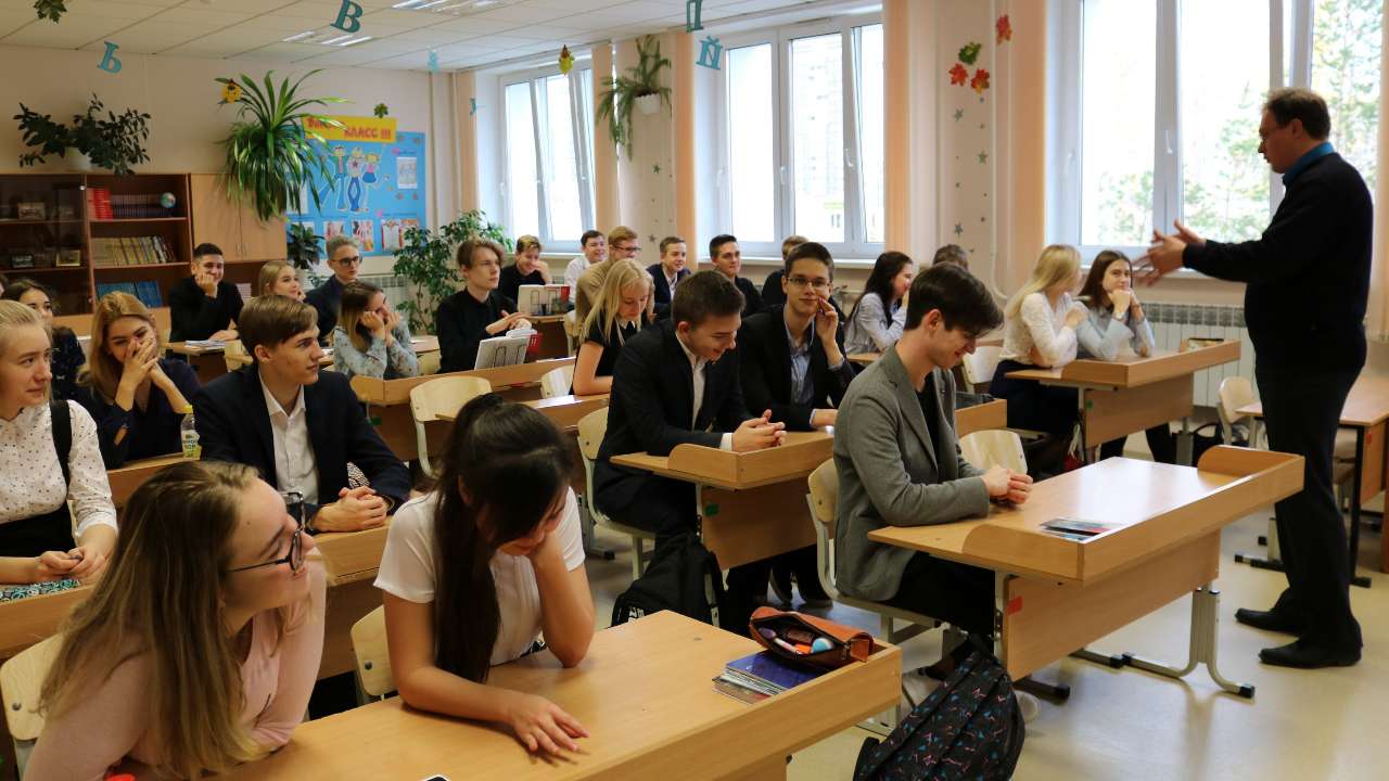 Депутаты предложили провести в школах День начала СВО
