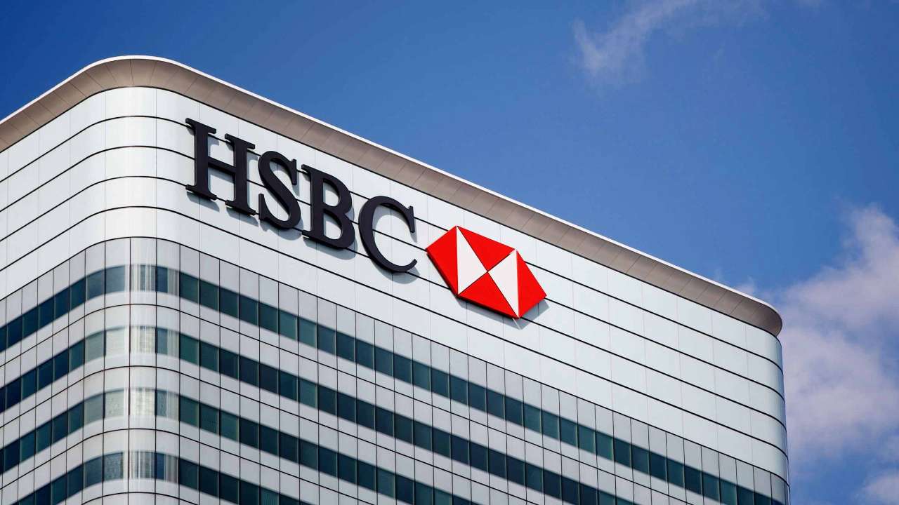Путин разрешил «Экспобанку» купить «дочку» банка HSBC в России