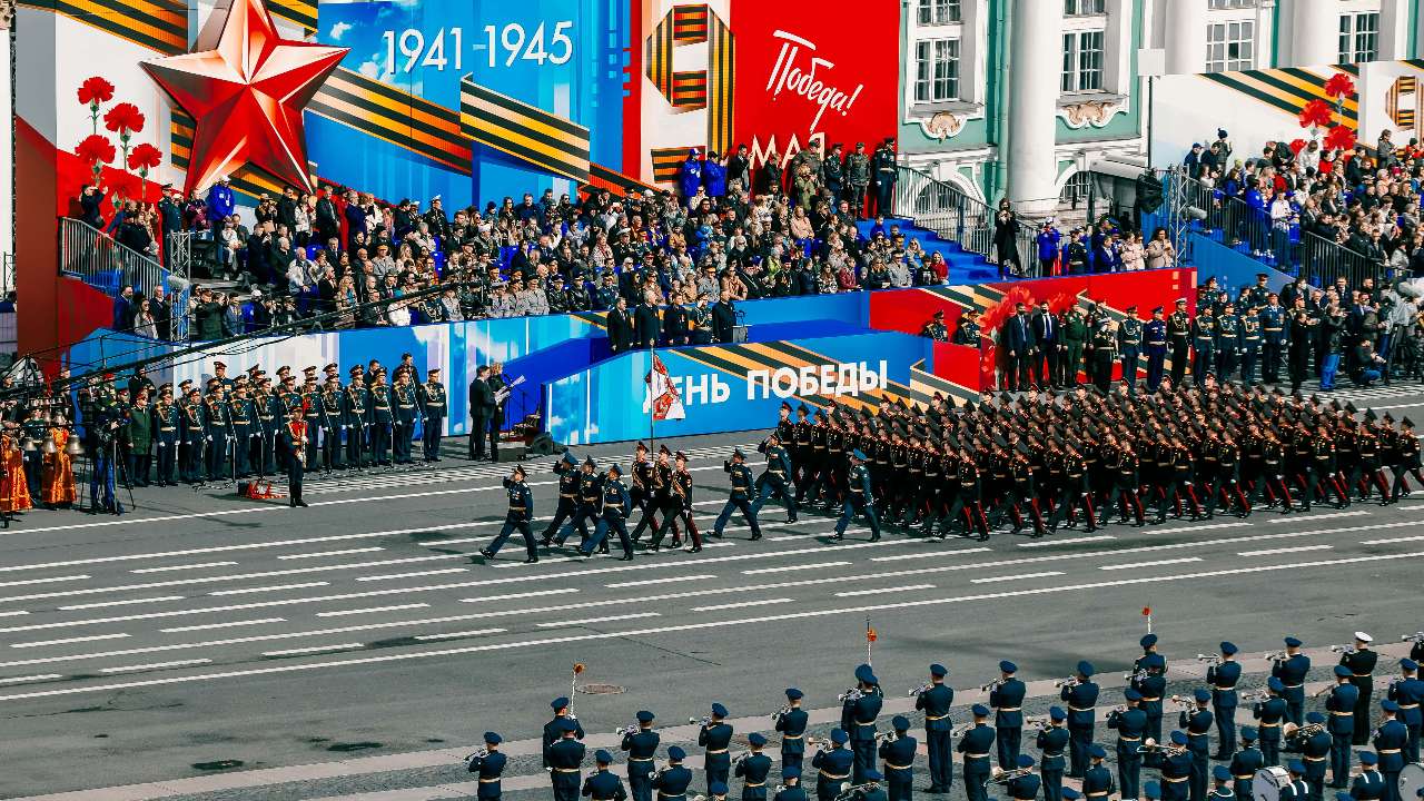 Несколько российских регионов решили отменить парад Победы