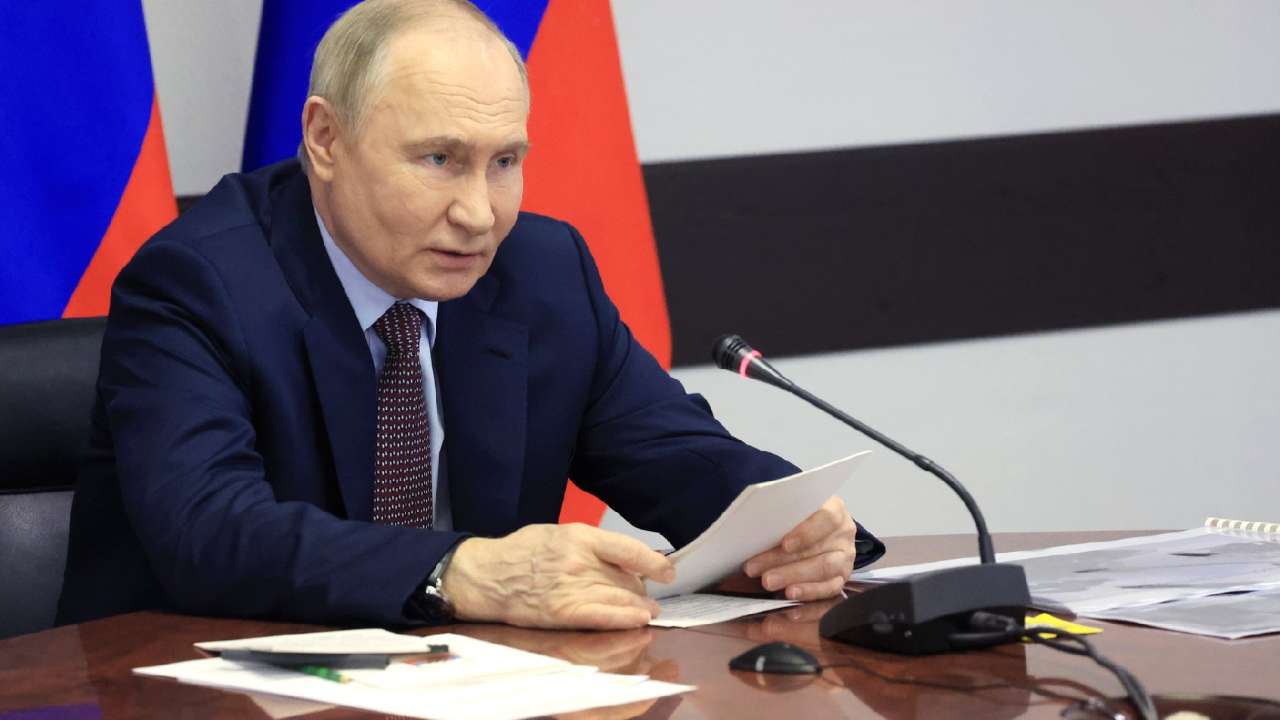 Путин провел встречу с главами предприятий ОПК